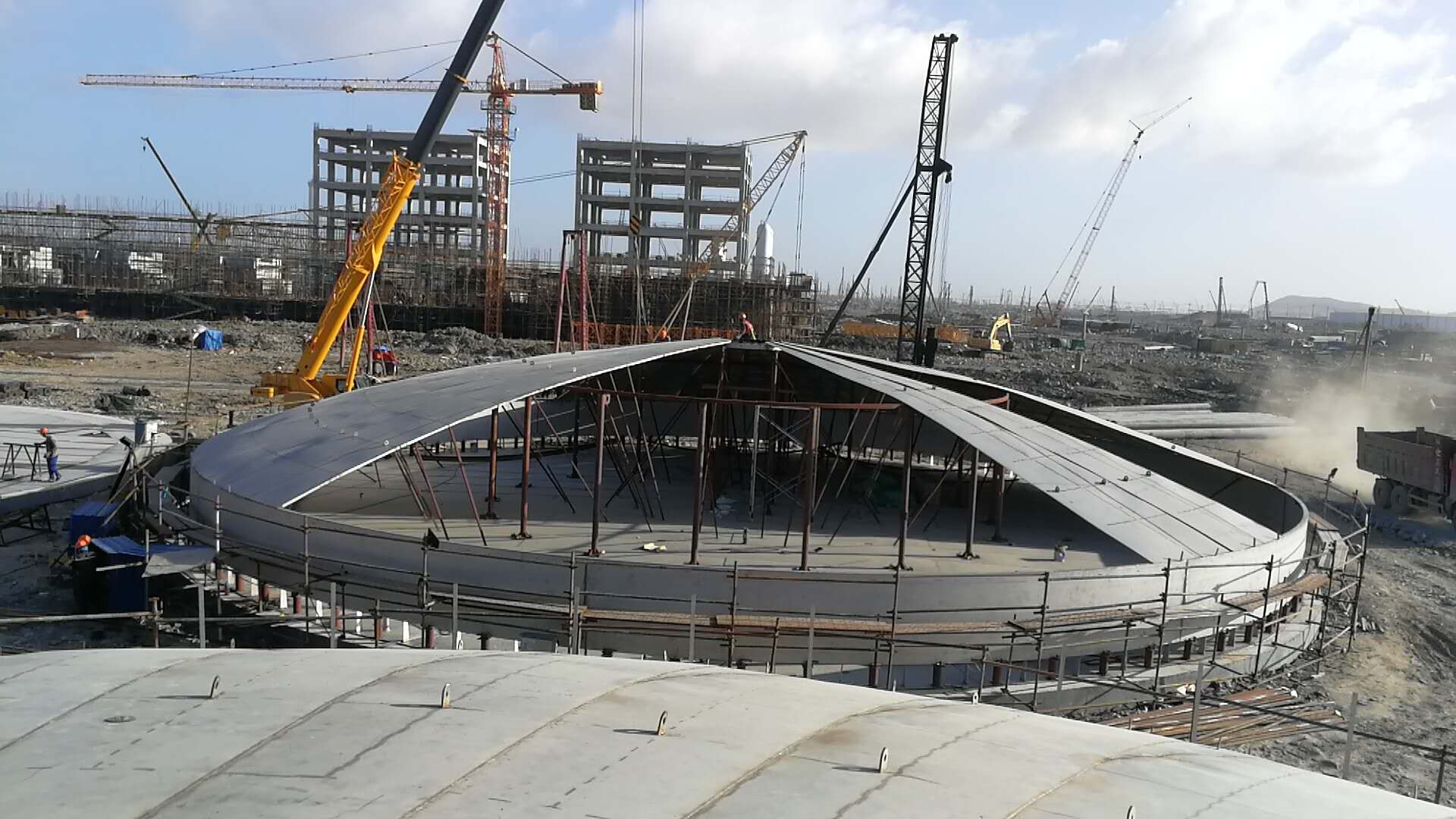 1531790813474339.jpg 10舟山海水淡化項(xiàng)目大直徑儲(chǔ)罐制作.jpg